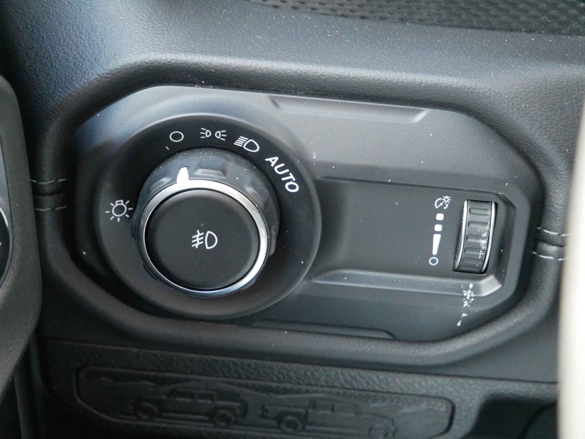 Used 2025 Bright White Clearcoat Jeep Rubicon image 20