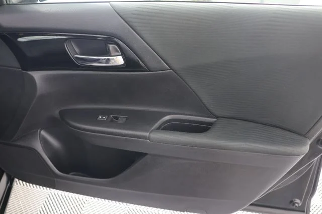 Used 2017 Black Honda LX image 25
