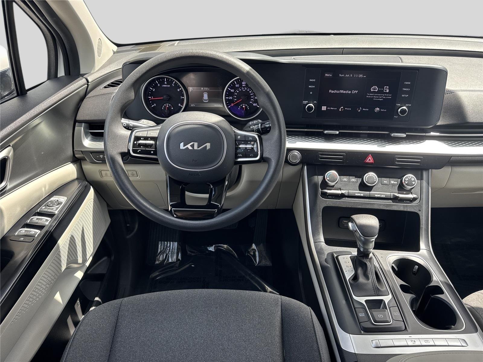 Certified Used 2024 Snow White Pearl Kia LX image 18