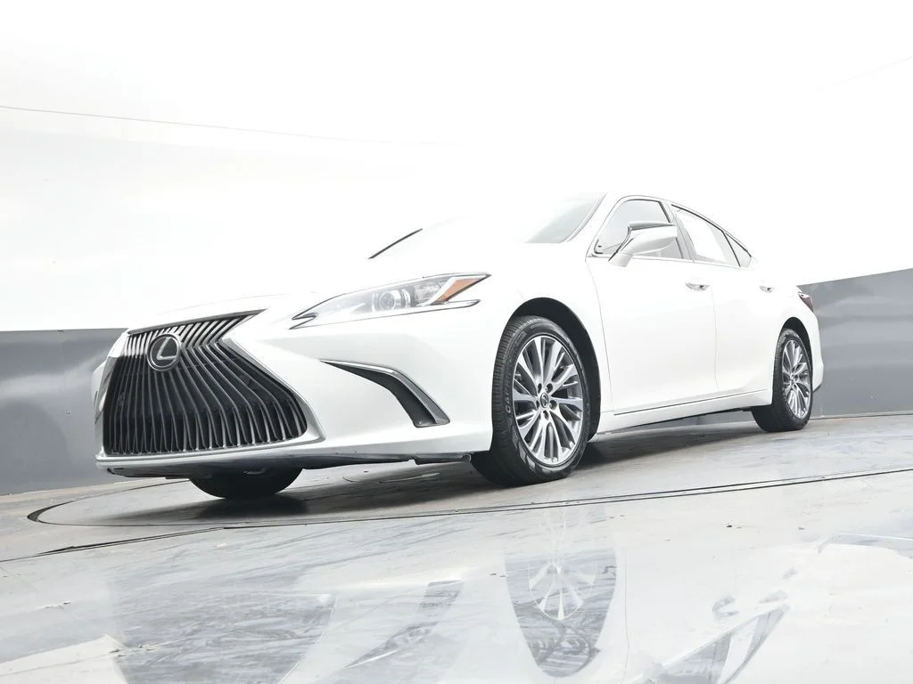 Used 2021 White Lexus 350 image 49