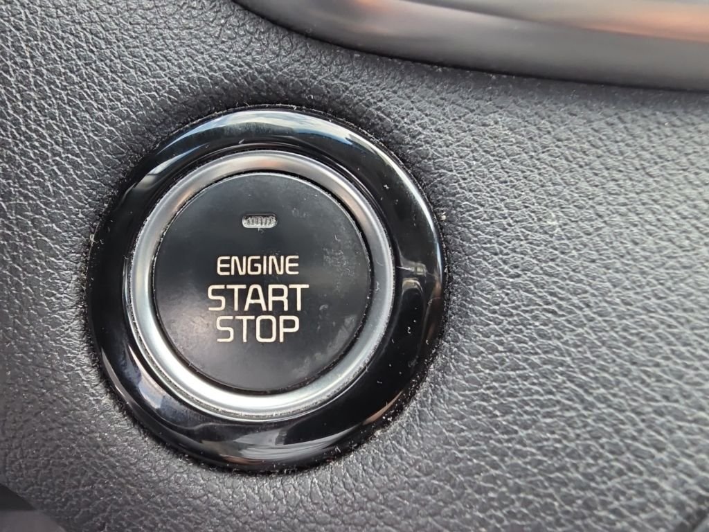 Used 2016 Silver Kia SX image 17