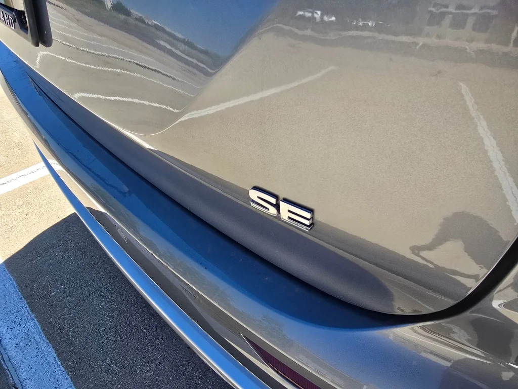 Used 2024 Gray Mitsubishi SE image 12