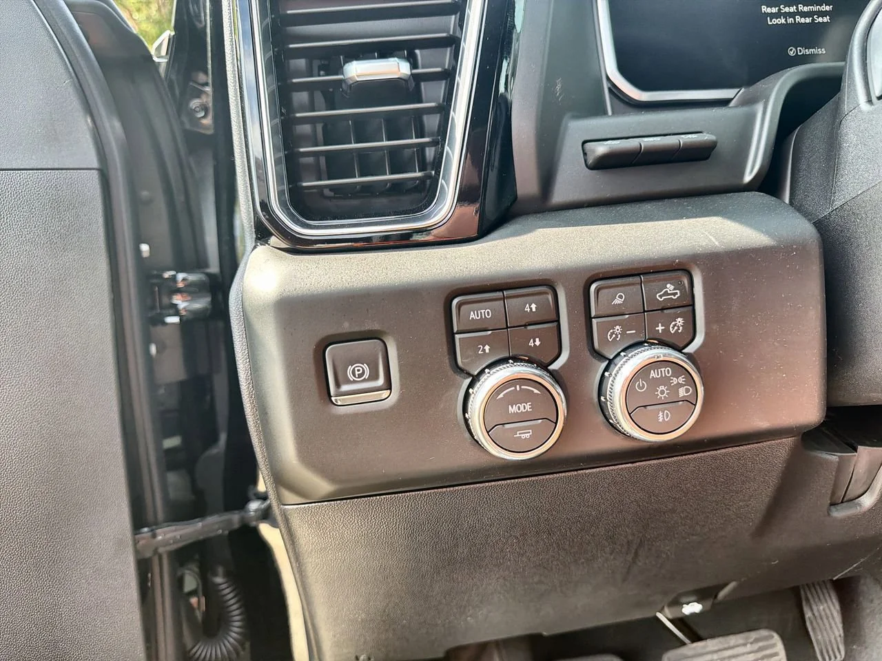 New 2026 Onyx Black GMC Denali Ultimate image 15