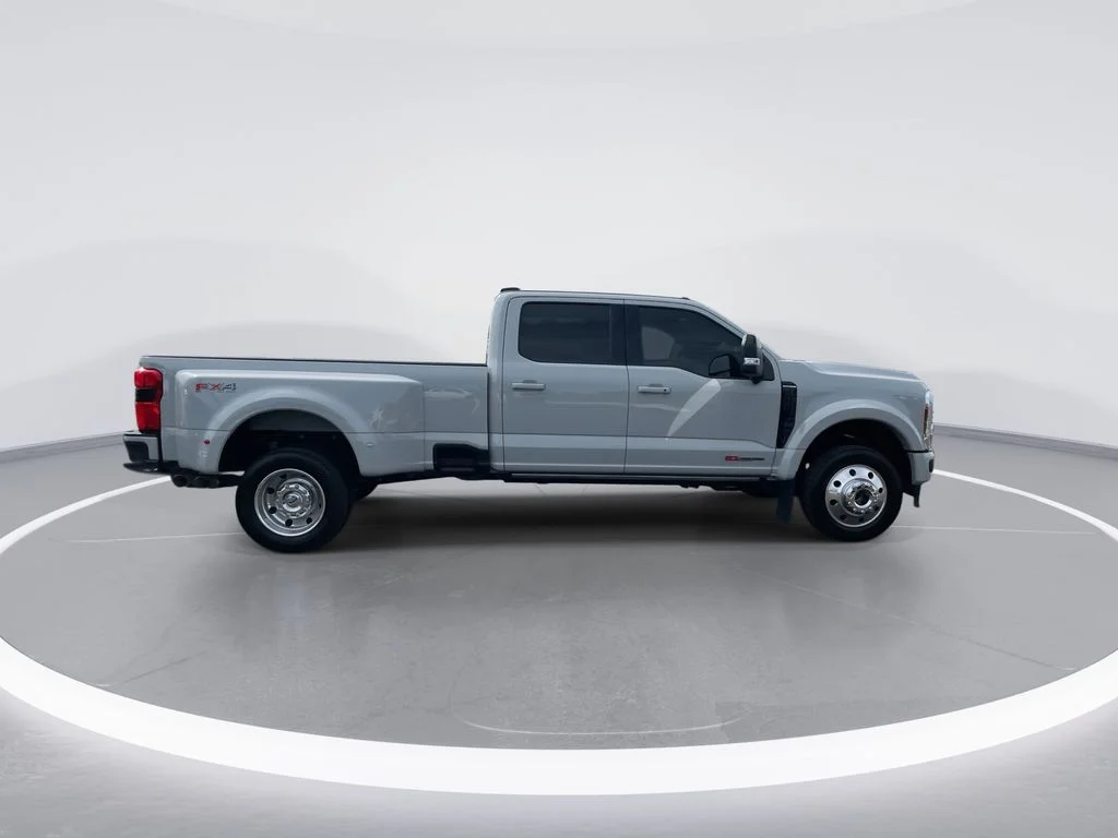 Used 2025 White Ford Platinum image 9