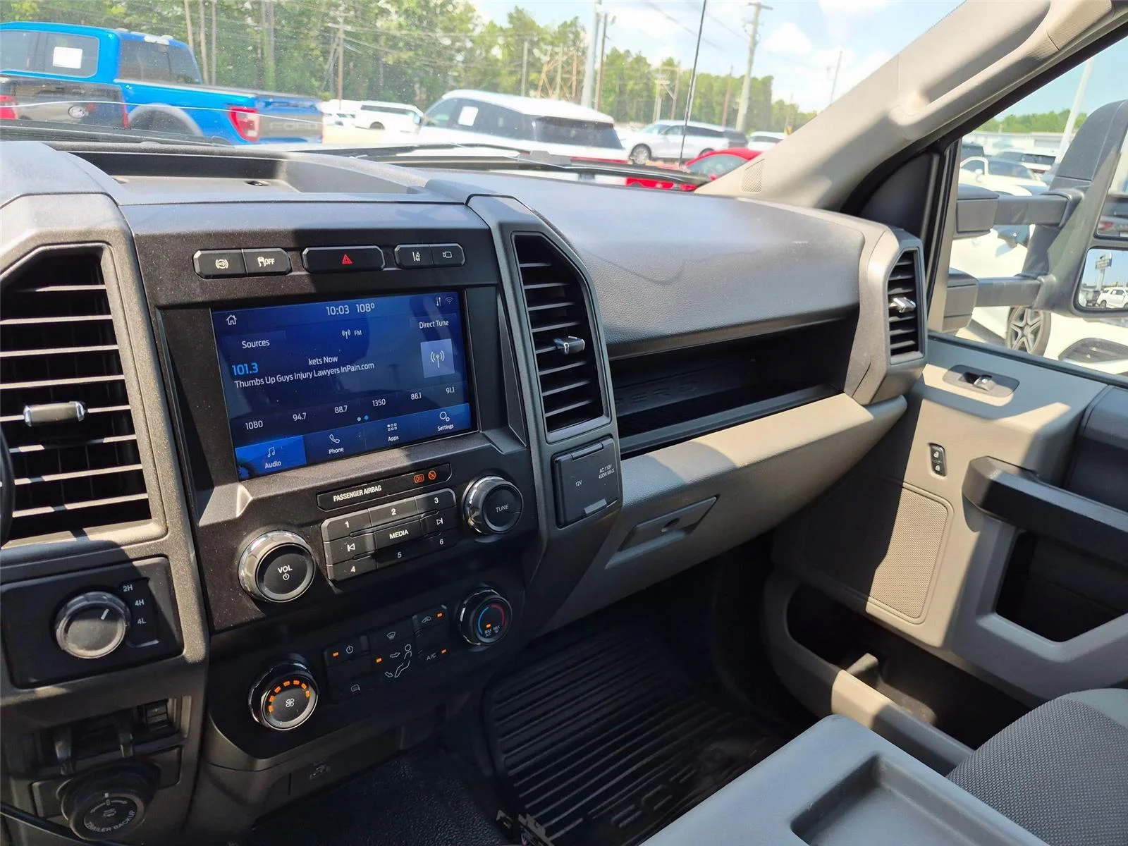 Used 2022 Oxford White Ford XL image 19