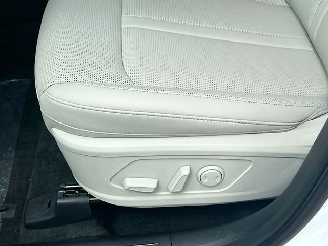New 2026 Glacial White Pearl Kia S image 20