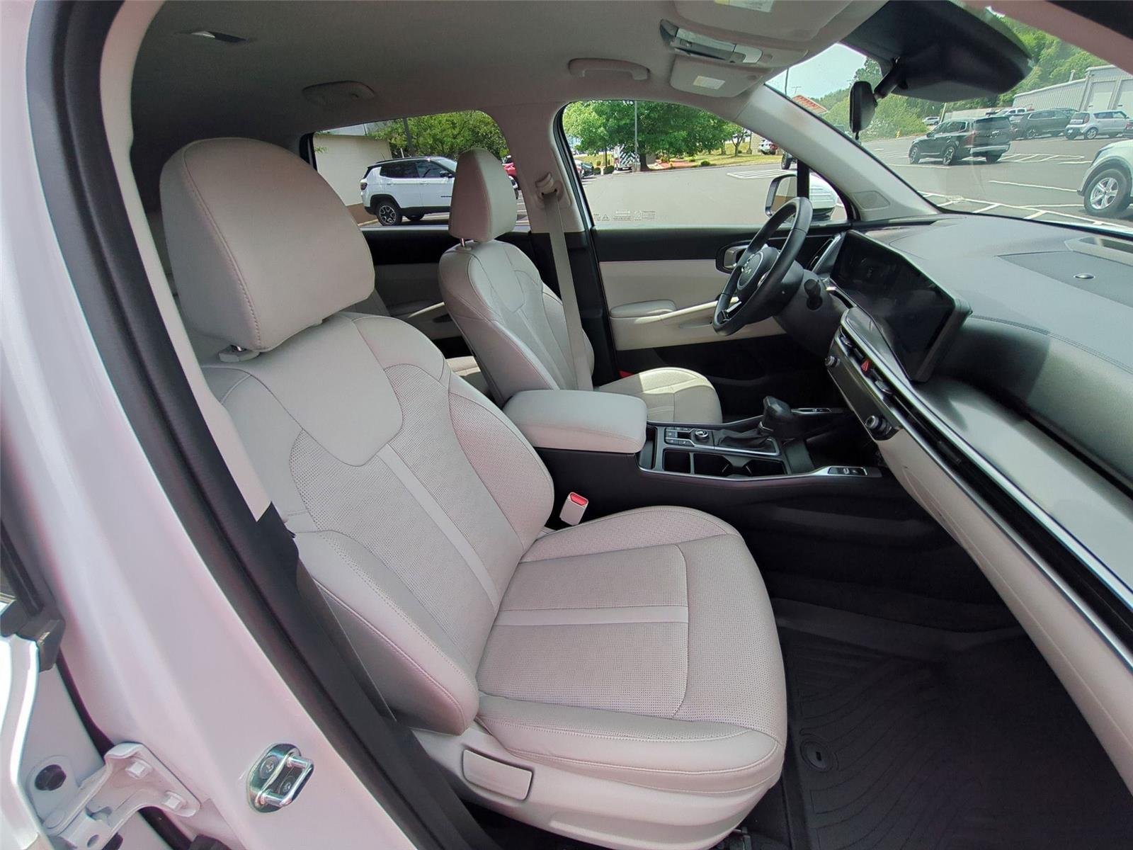 Used 2025 Glacial White Pearl Kia S image 50