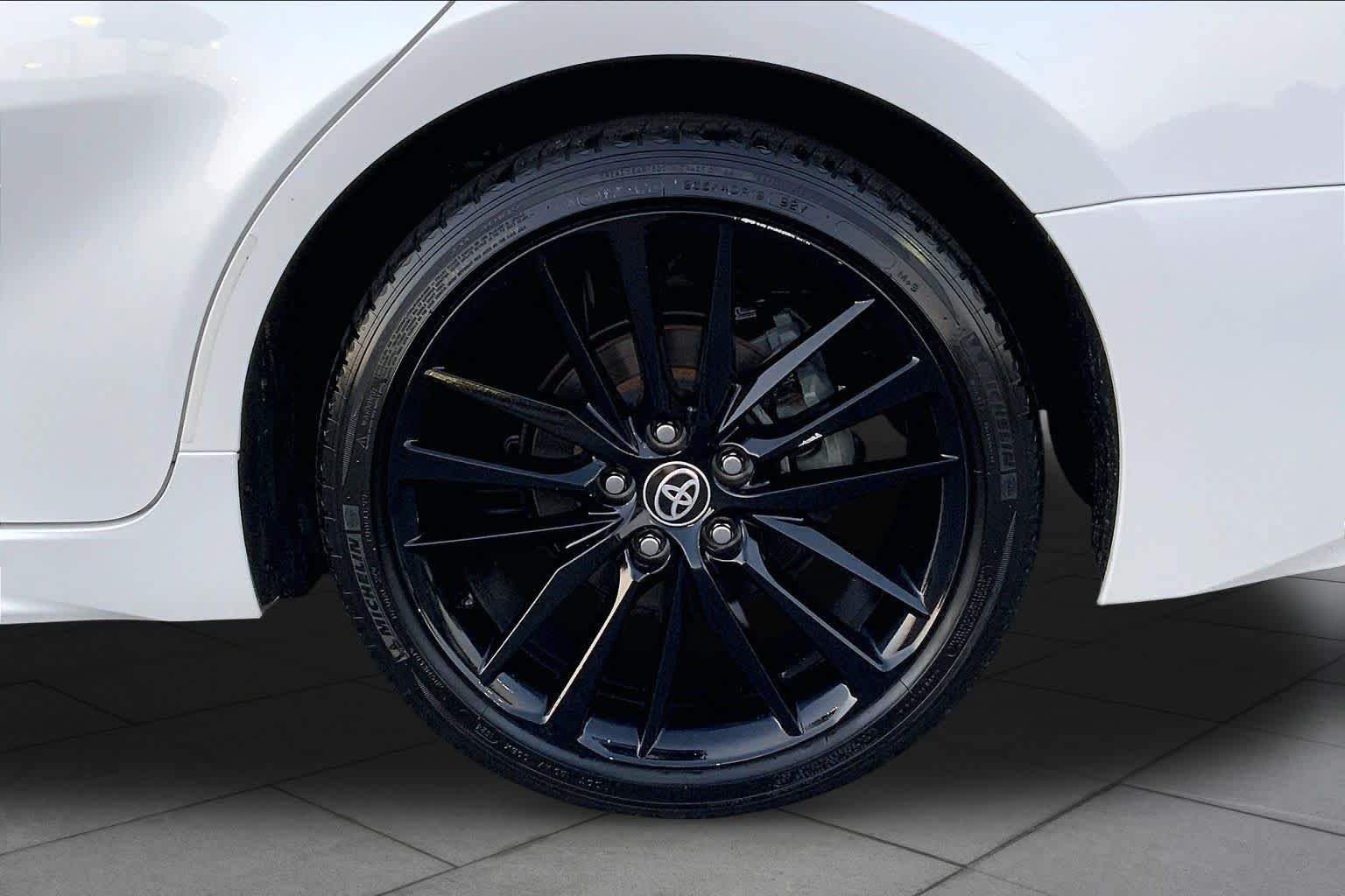 Used 2022 Wind Chill Pearl Toyota XSE image 10