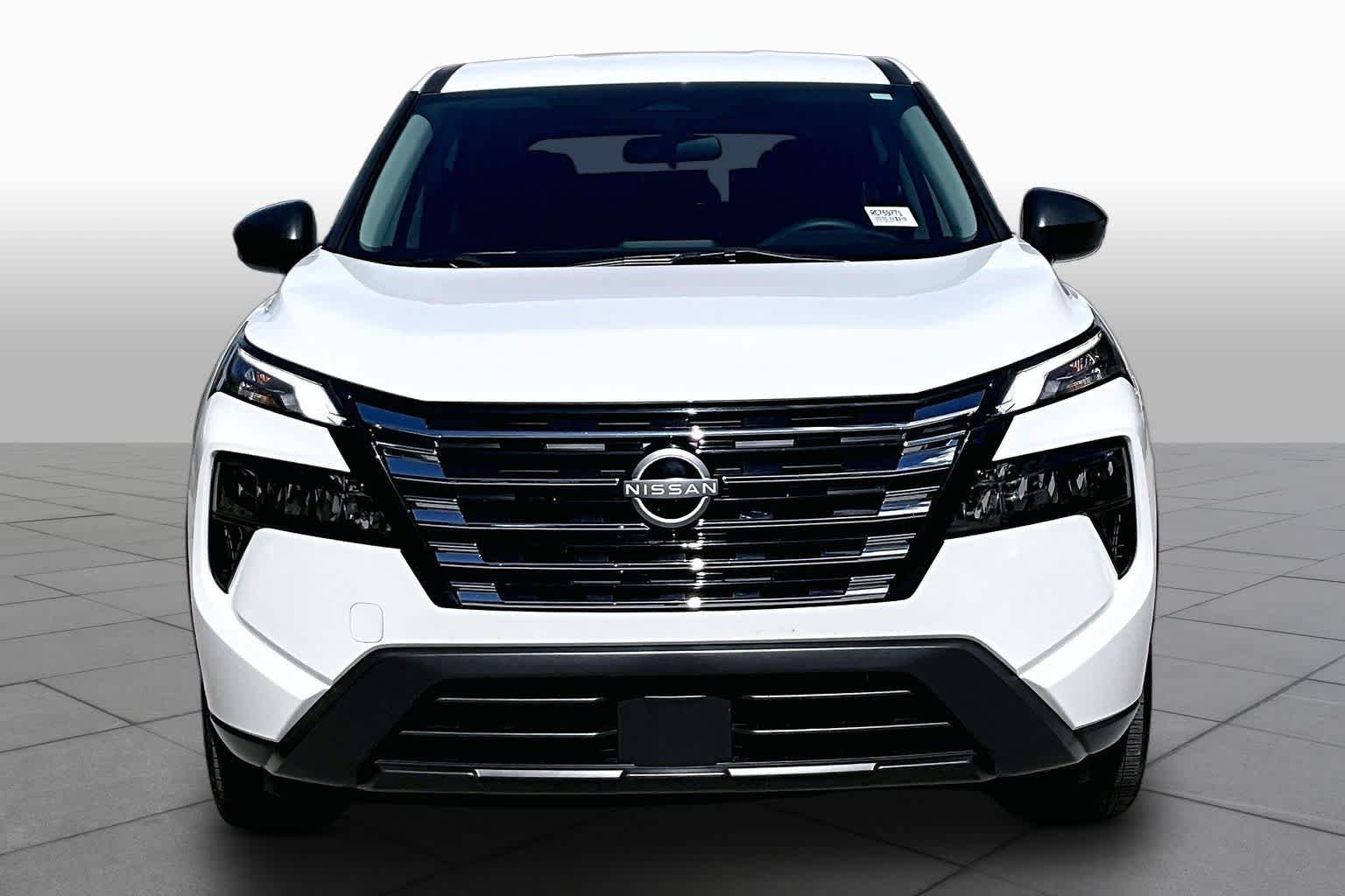 Used 2024 Glacier White Nissan S image 4