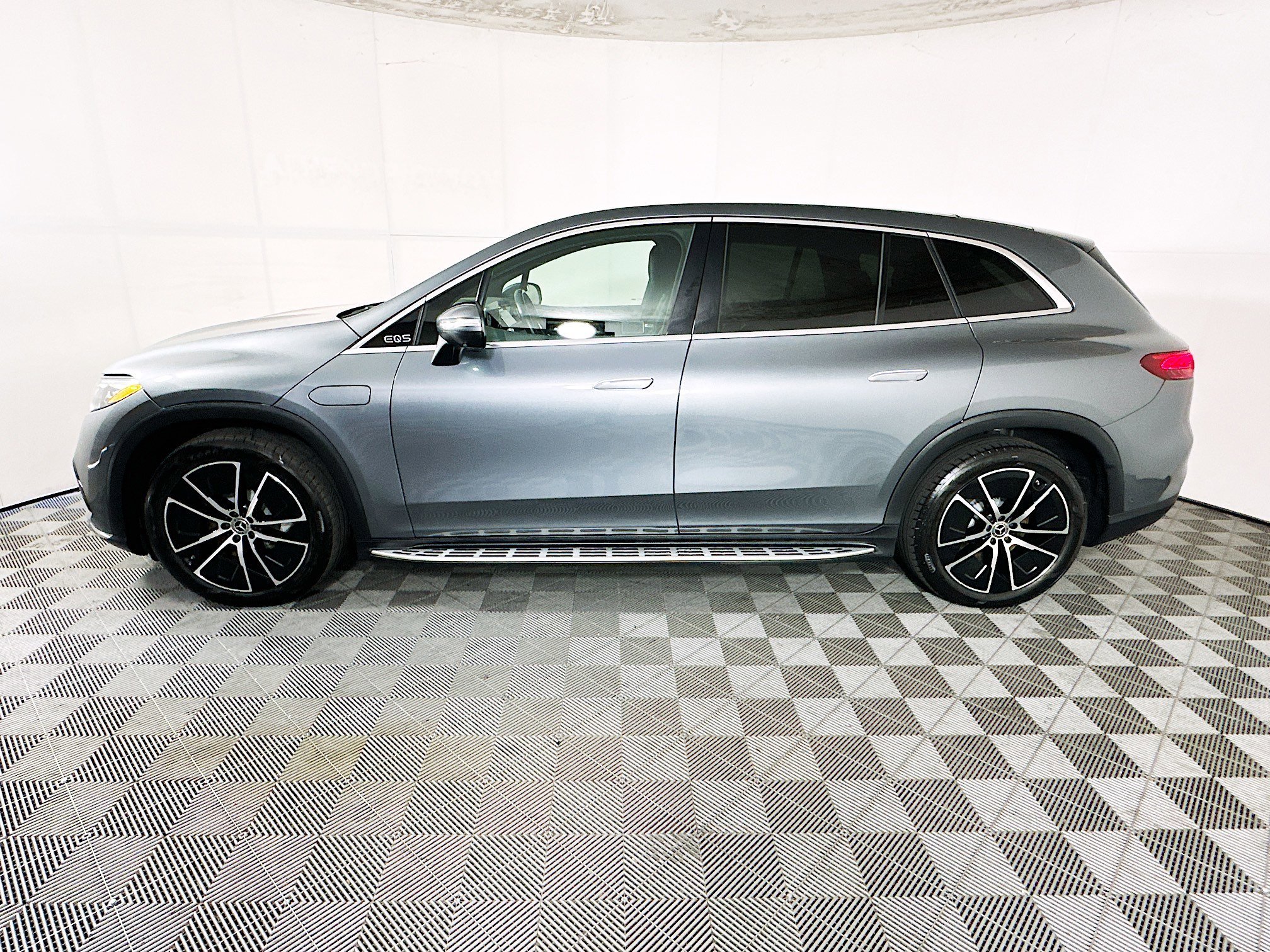 2023 Mercedes-Benz EQS thumbnail 8