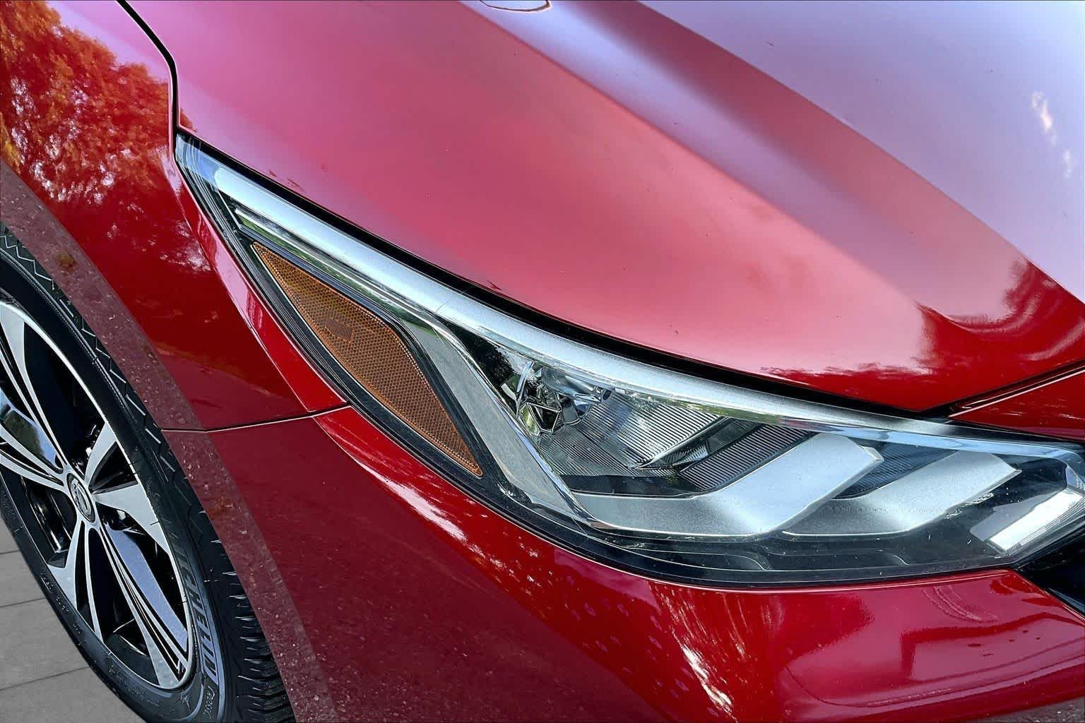 Used 2020 Scarlet Ember Tintcoat Nissan SV image 25