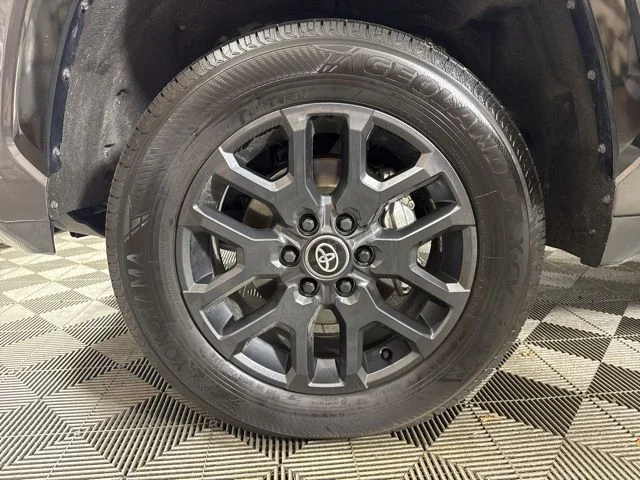 2025 Toyota Tundra Platinum - Photo 10