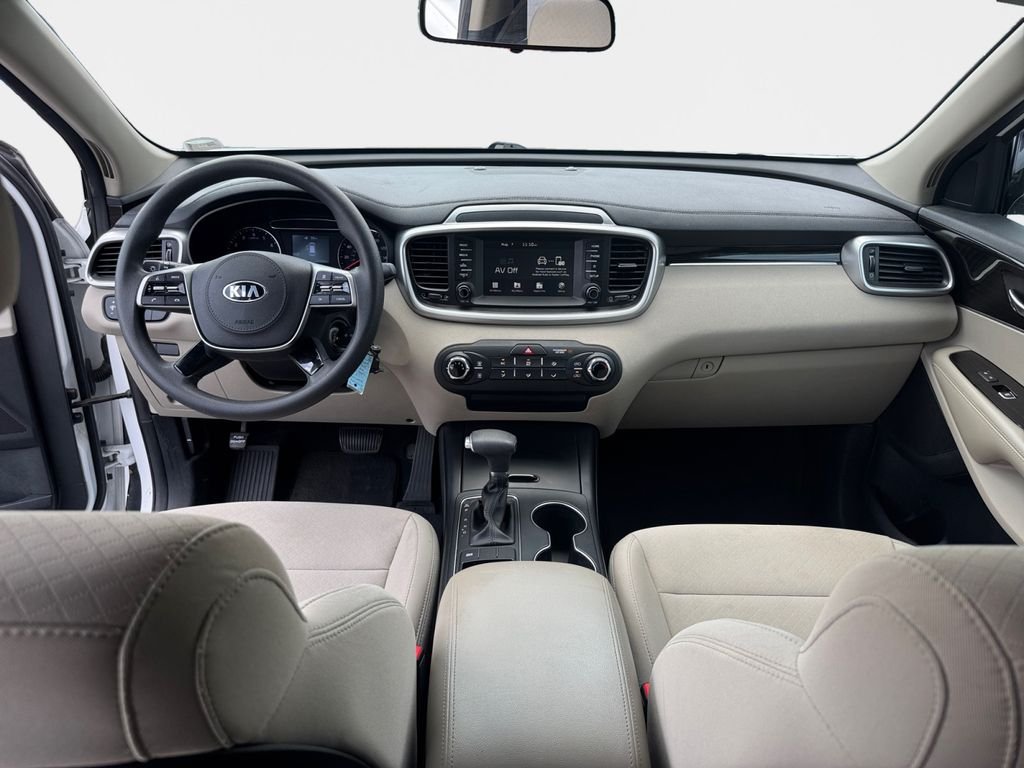 Used 2019 Snow White Pearl Kia LX image 15