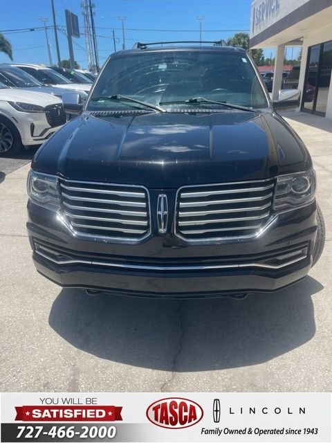 Used 2017 Black Lincoln Select image 2