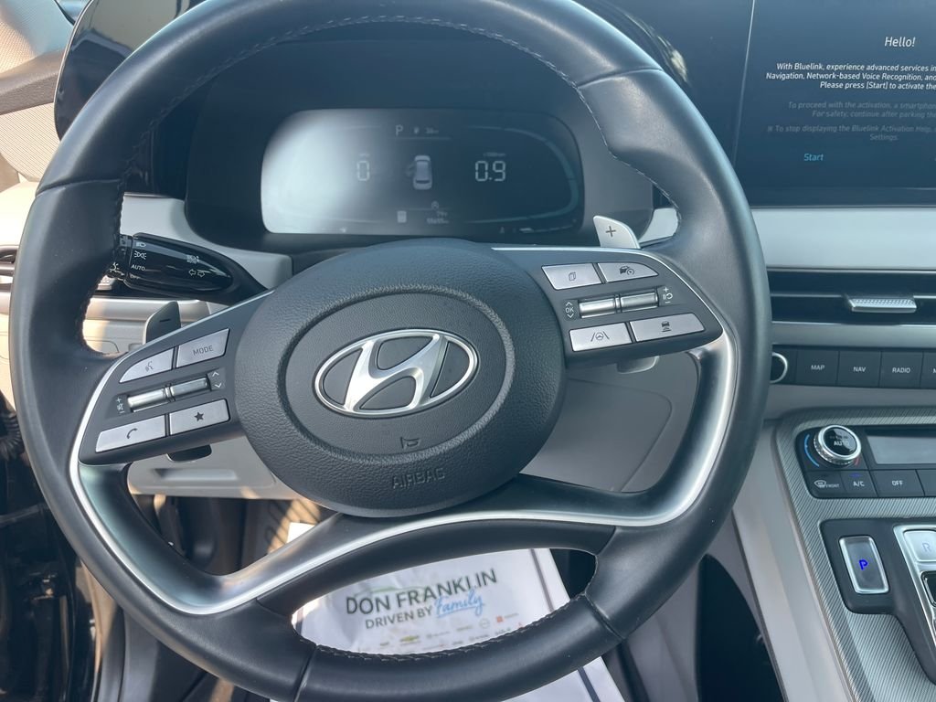 Used 2023 Black Hyundai SEL image 17