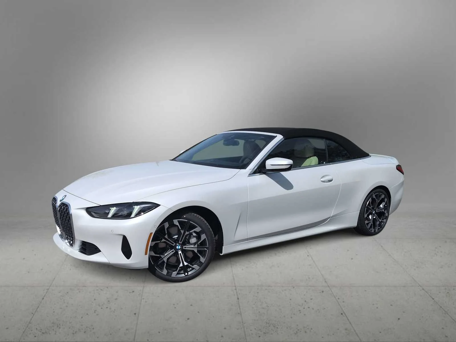 2027 BMW 4 Series 430i Convertible xDrive's photo