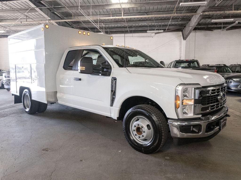 2026 Ford F-350 Super Duty Chassis Cab
