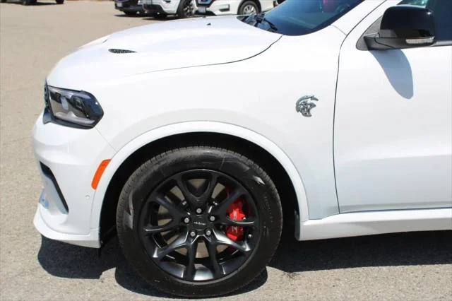 New 2027 White Knuckle Clear-Coat Exterior Paint Dodge SRT Hellcat Jailbreak image 6
