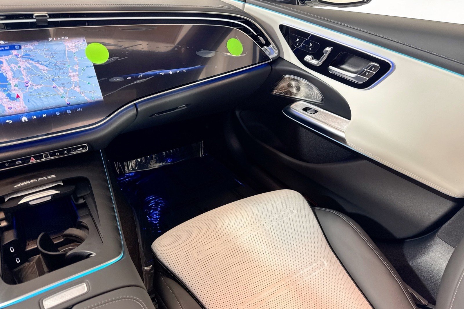 New 2026 MANUFAKTUR Moonlight White Magno Mercedes-Benz AMG® E 53 E 4MATIC+ Sedan image 21