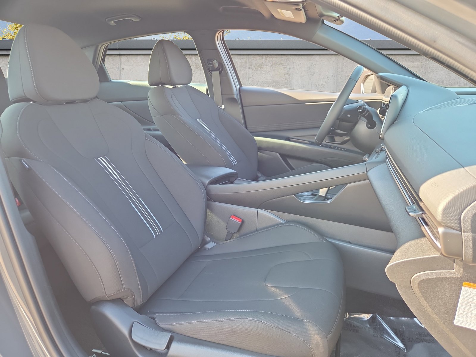 2025 Hyundai Elantra Blue - Photo 15