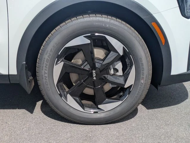 New 2026 Snow White Pearl Kia EX image 11