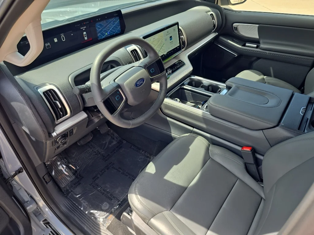 New 2026 Glacier Gray Metallic Tri-Coat Ford Active image 9