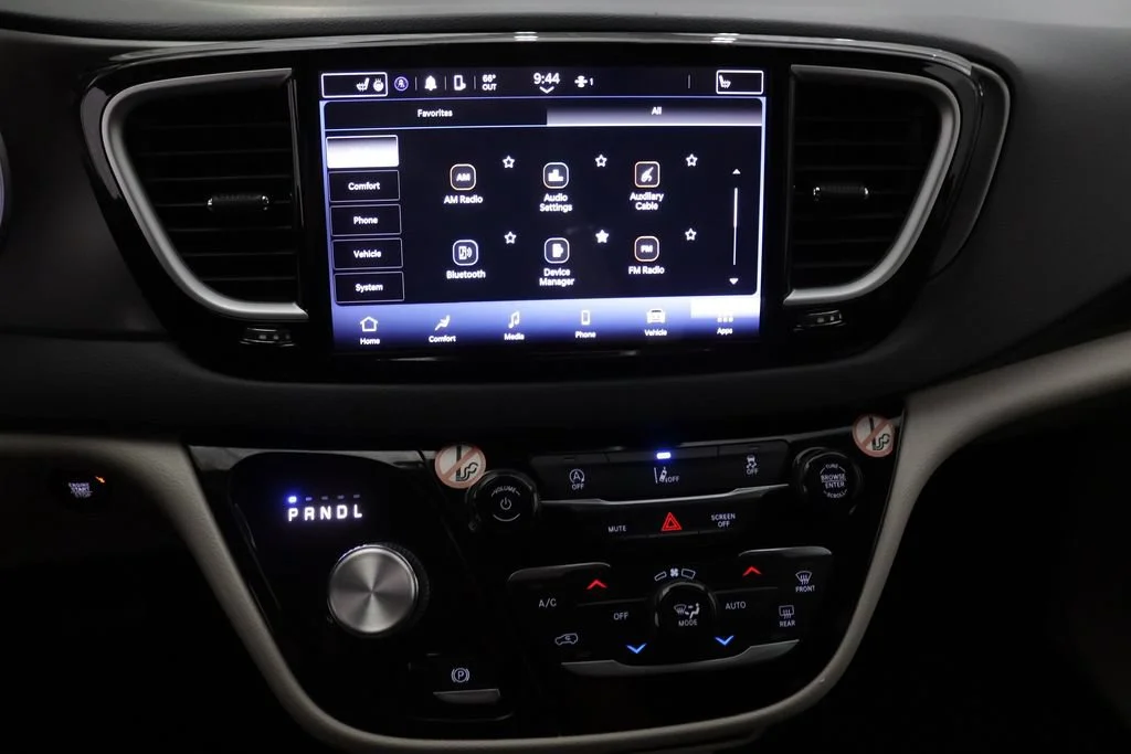 Certified Used 2022 Brilliant Black Chrysler Touring L image 22
