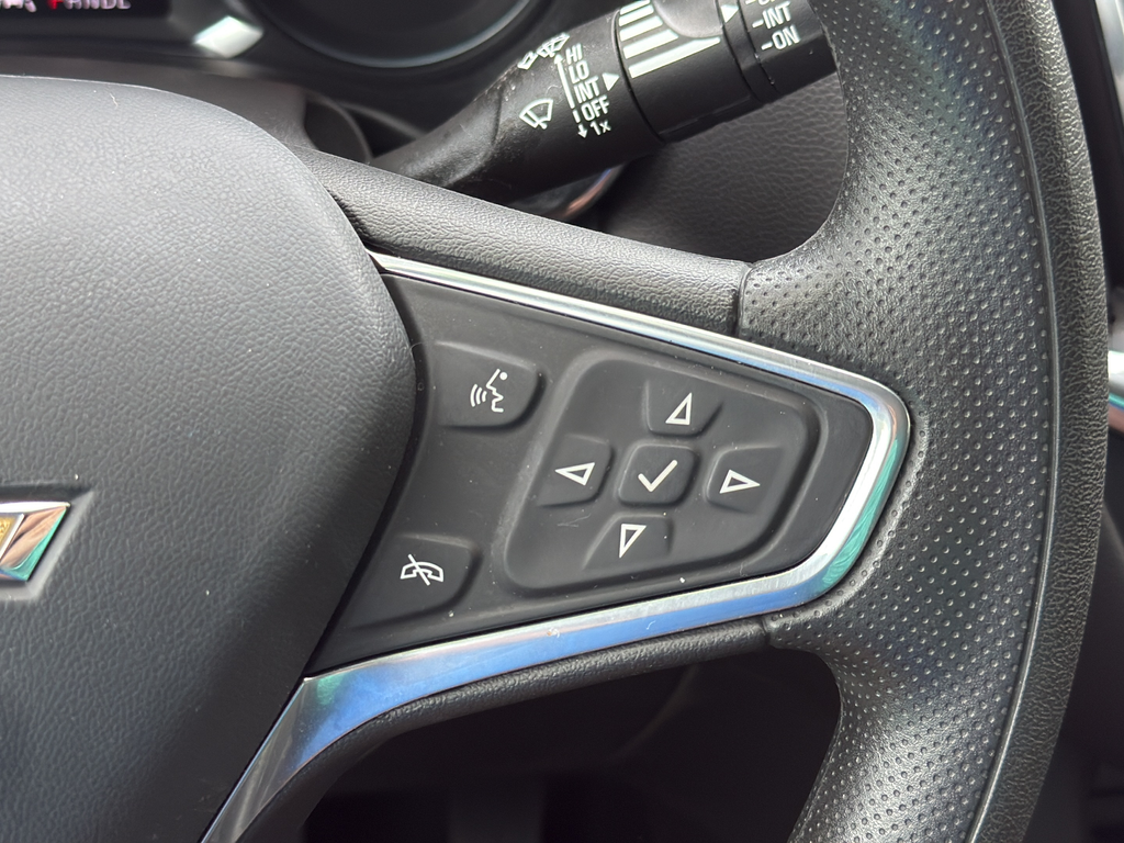 Used 2023 Gray Chevrolet LT image 21