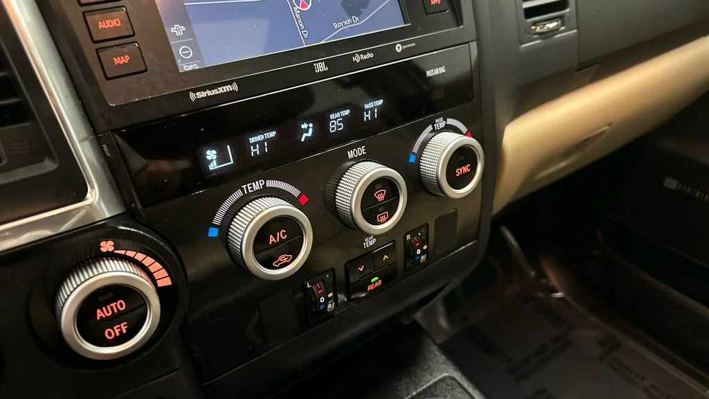 Used 2020 White Toyota Platinum image 27