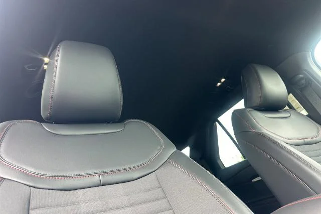 New 2026 Carbonized Gray Metallic Ford ST-Line image 40
