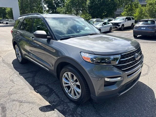 Used 2023 Gray Metallic Ford XLT image 6
