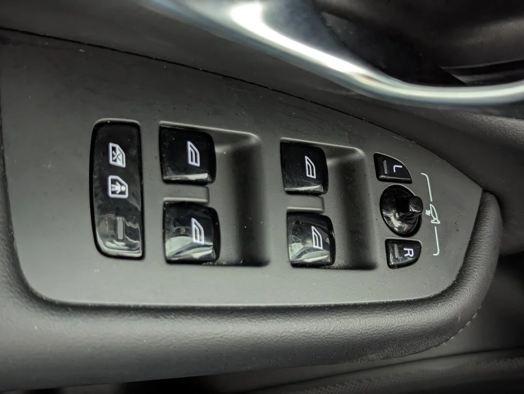 Certified Used 2023 Black Volvo B6 Plus 7-Seater image 49