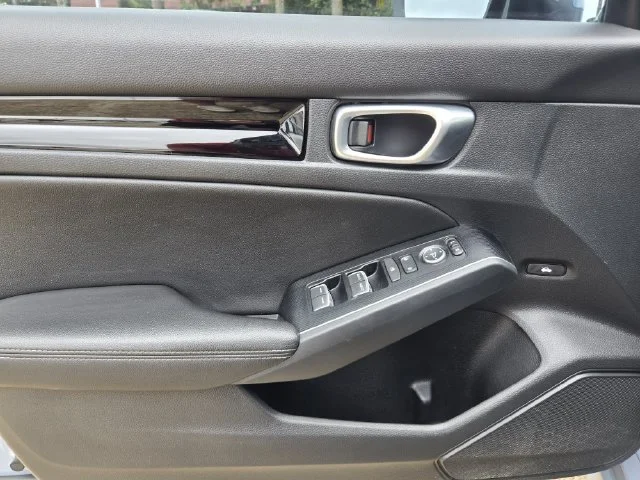 Used 2024 Gray Pearl Honda Touring image 12