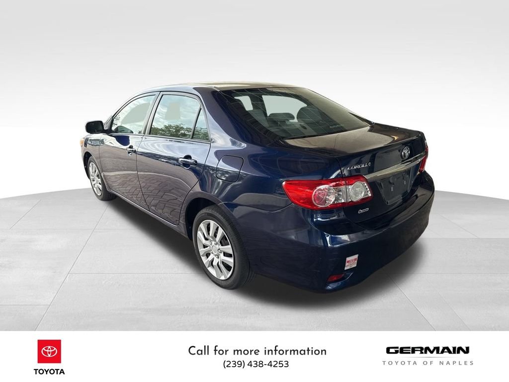 2012 Toyota Corolla LE photo 3