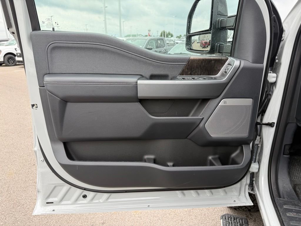New 2026 Avalanche Ford F-250® Lariat® image 8