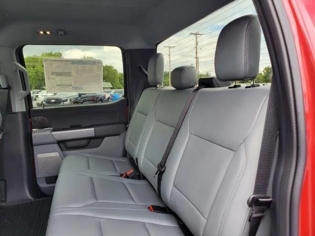 2025 Ford F-150 Lightning Flash - Photo 11