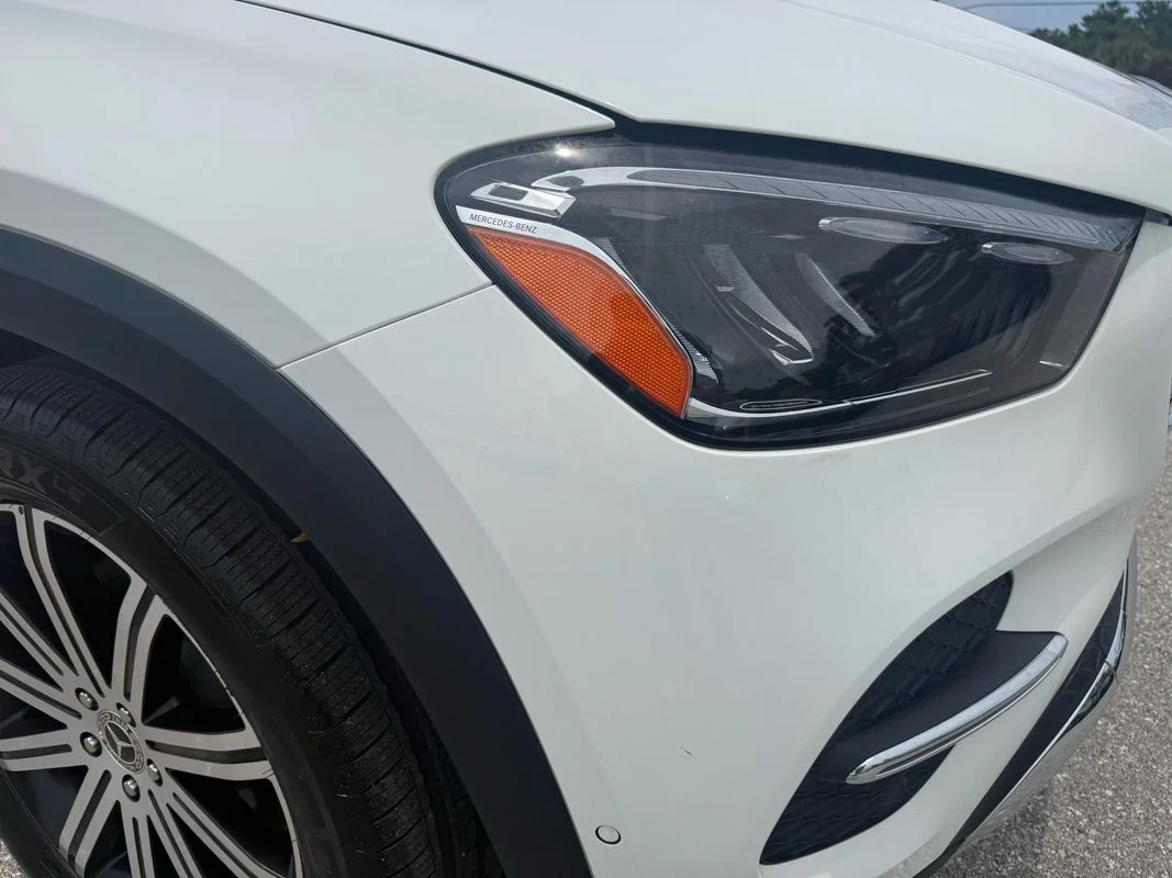 Used 2025  Mercedes-Benz 4MATIC® image 4