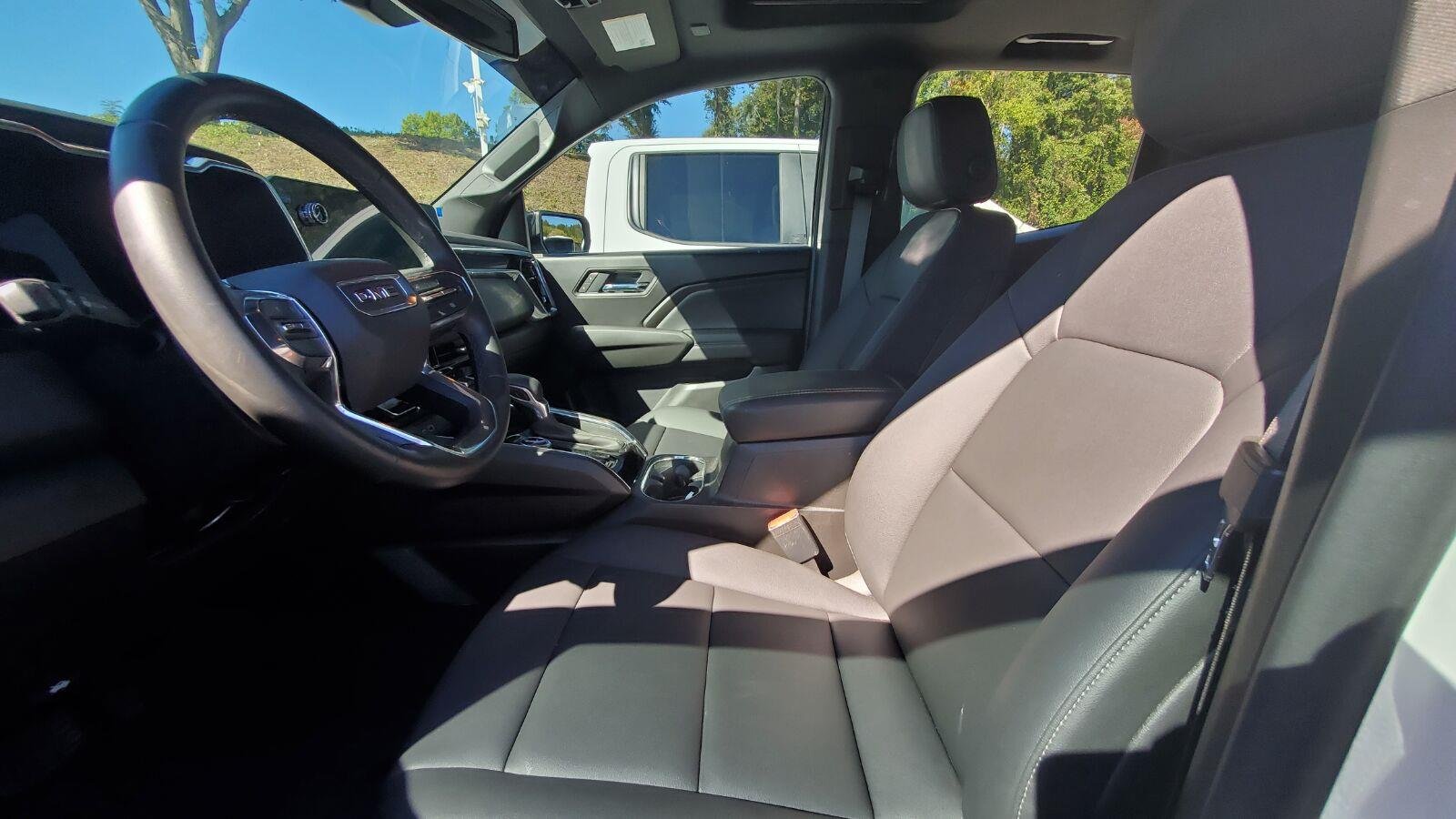 Used 2025 Summit White GMC Elevation image 3