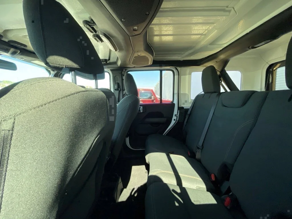 Used 2025 White Jeep Sahara image 15