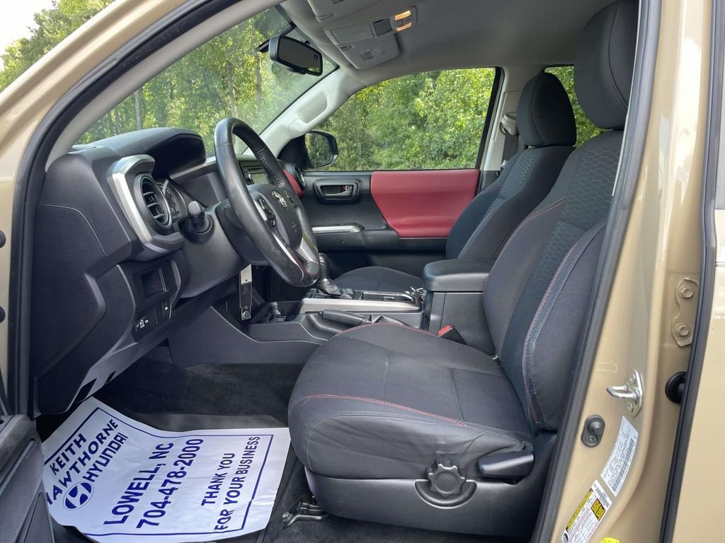 Used 2017  Toyota SR5 image 15