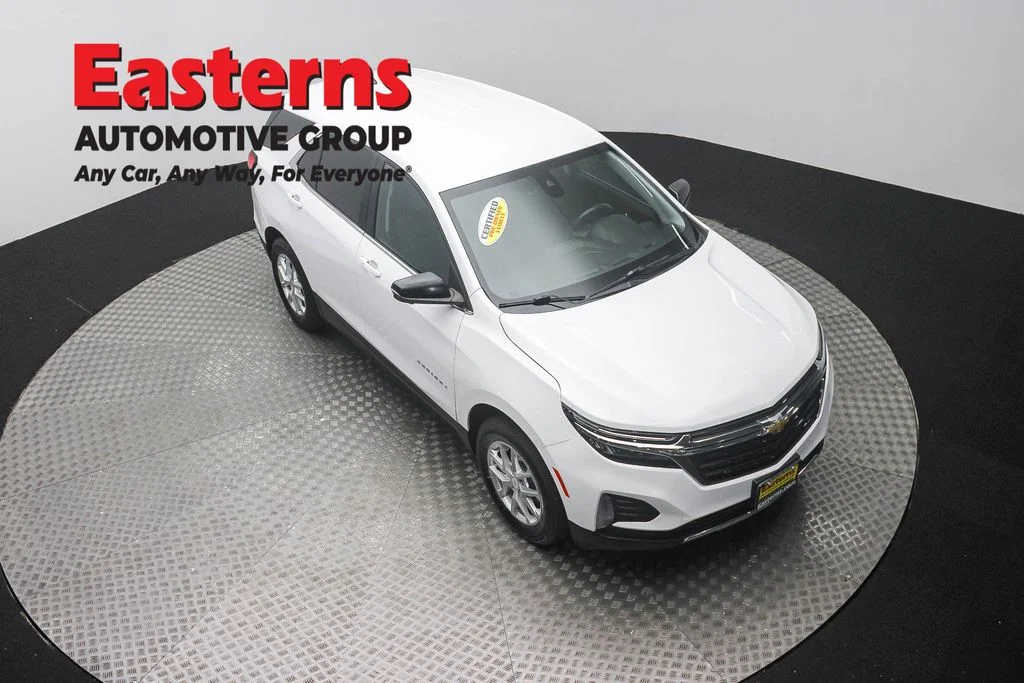 Used 2022 White Chevrolet LT image 3
