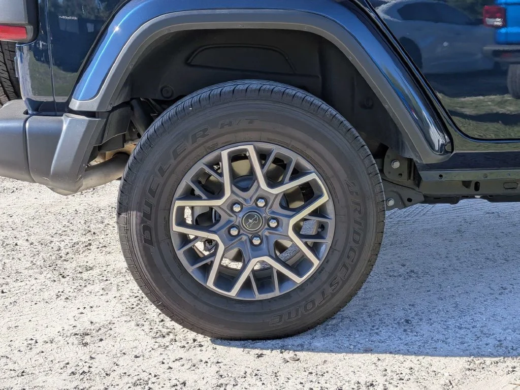 Used 2025 Blue Jeep Sahara image 8