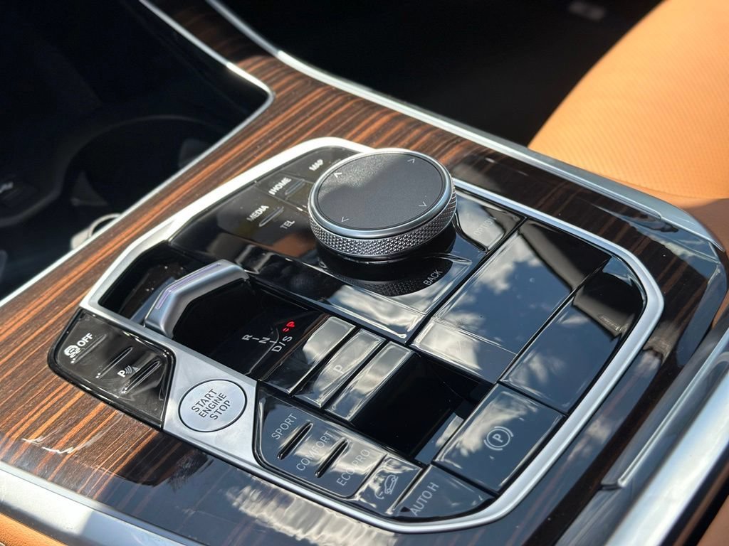 New 2026 Skyscraper Grey Metallic BMW xDrive40i image 34