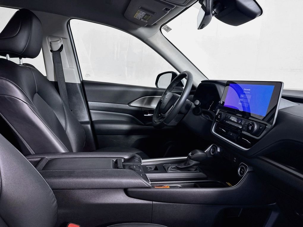 Used 2024  Toyota XLE image 37
