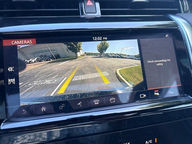 Used 2020 White Land Rover SE image 7