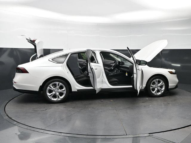 New 2026 Platinum White Pearl Honda LX image 31
