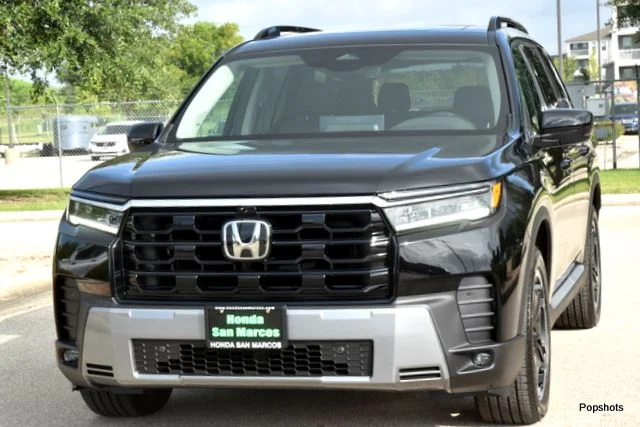 2026 Honda Pilot AWD Touring Blackout