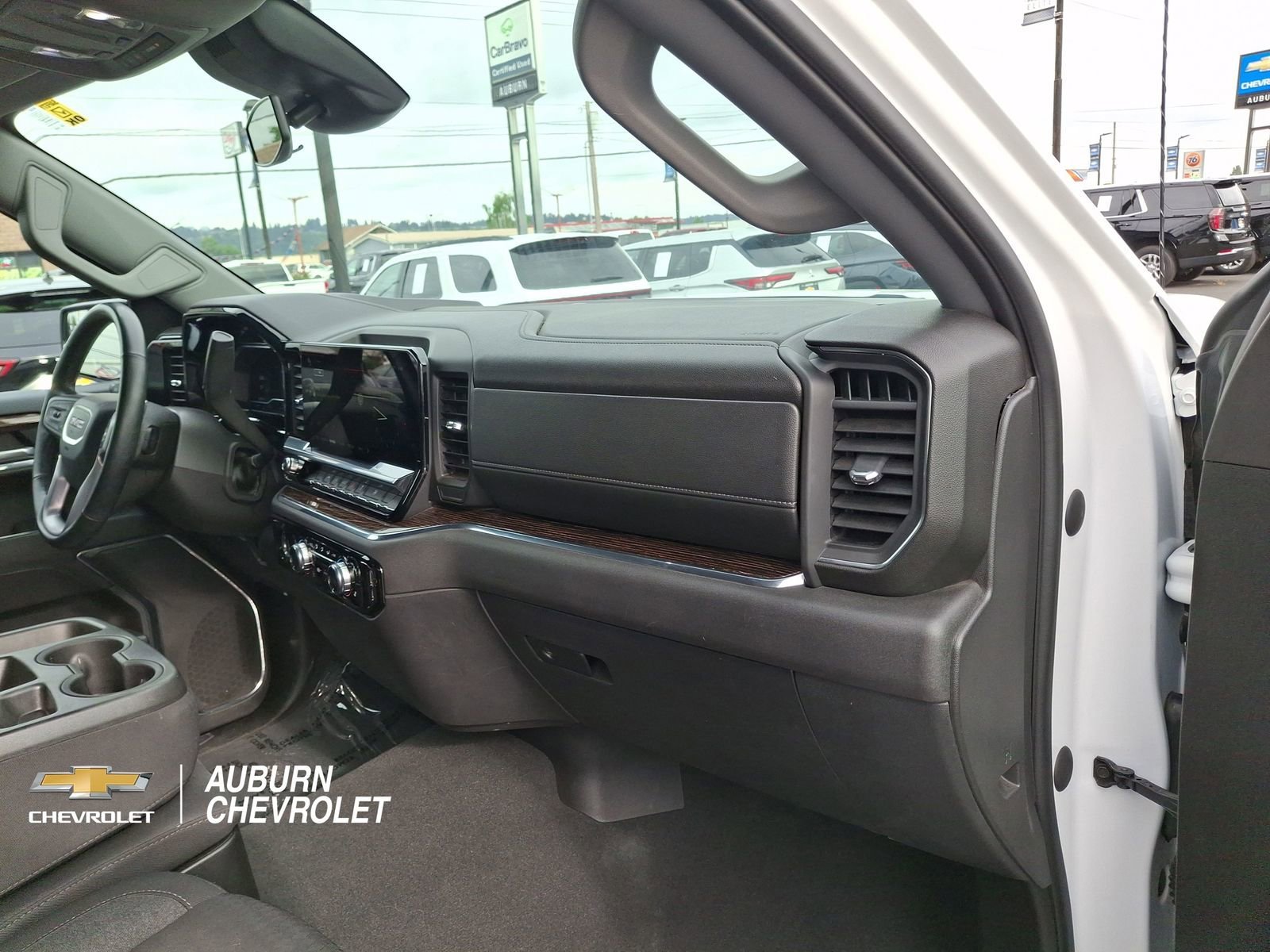2024 GMC Sierra 1500 SLE - Photo 24