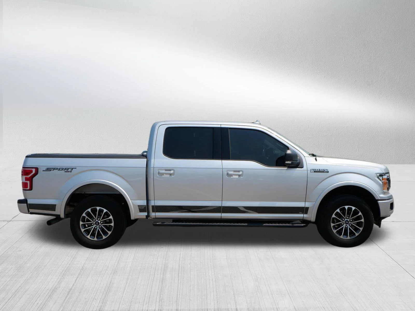 Used 2018 Ingot Silver Metallic Ford XLT image 8
