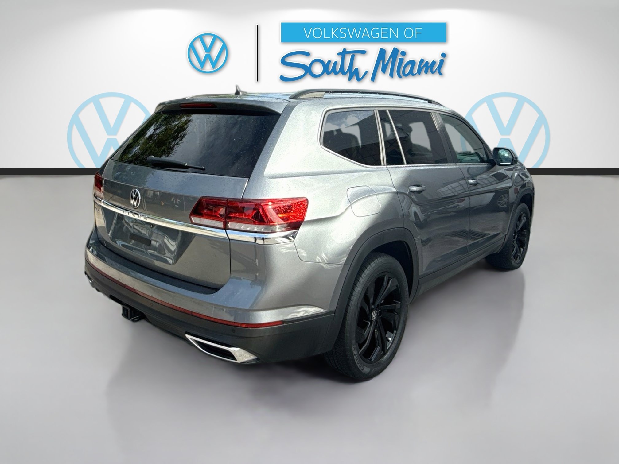 Certified Used 2022 Gray Volkswagen 3.6L V6 SE w/Technology image 7
